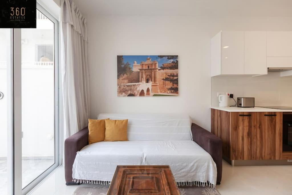 Comfy Apt With Terrace, 5 Mins To Sliema Ferries By 360 Estates Gżira Kültér fotó