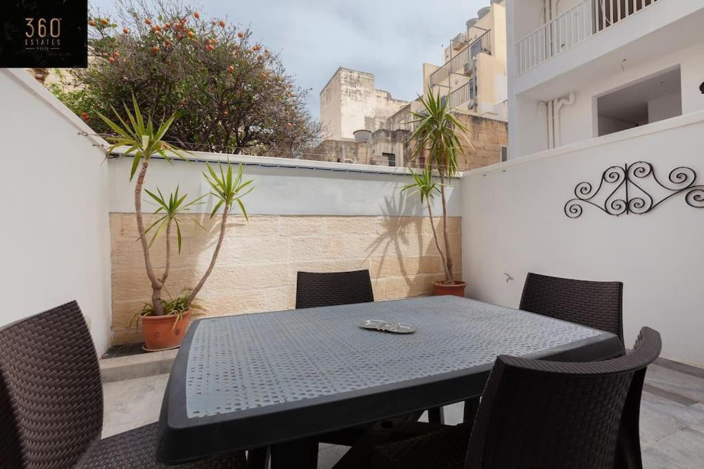 Comfy Apt With Terrace, 5 Mins To Sliema Ferries By 360 Estates Gżira Kültér fotó