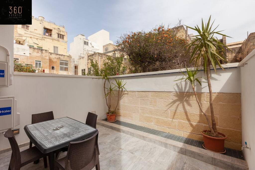 Comfy Apt With Terrace, 5 Mins To Sliema Ferries By 360 Estates Gżira Kültér fotó