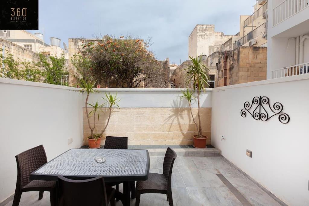 Comfy Apt With Terrace, 5 Mins To Sliema Ferries By 360 Estates Gżira Kültér fotó